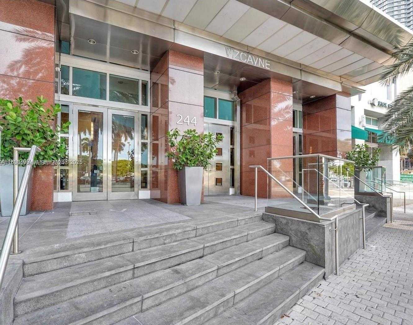 Small Image of 244 Biscayne Blvd, Miami, FL 33131, USA Number 3