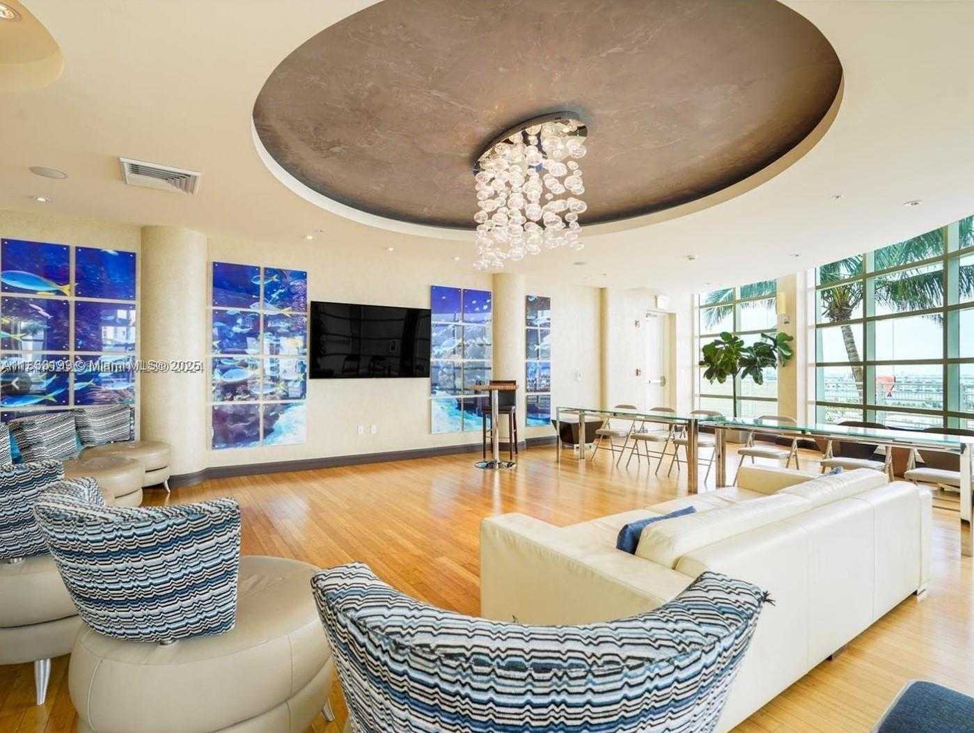Small Image of 244 Biscayne Blvd, Miami, FL 33131, USA Number 32