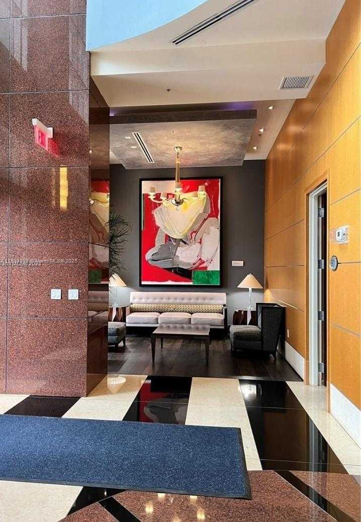 Small Image of 244 Biscayne Blvd, Miami, FL 33131, USA Number 37