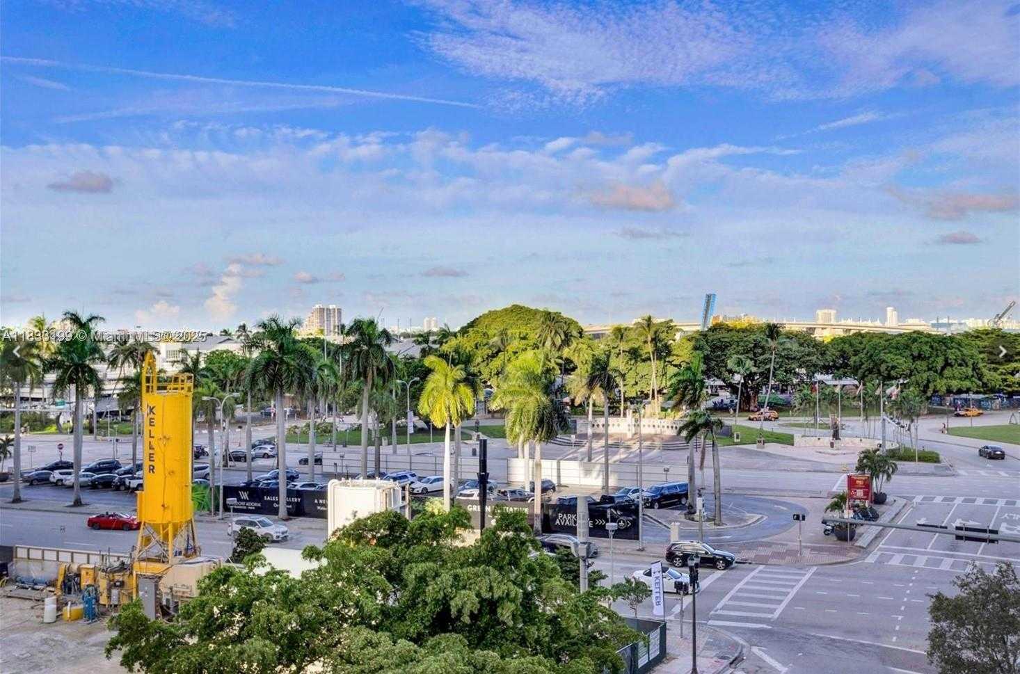 Small Image of 244 Biscayne Blvd, Miami, FL 33131, USA Number 43