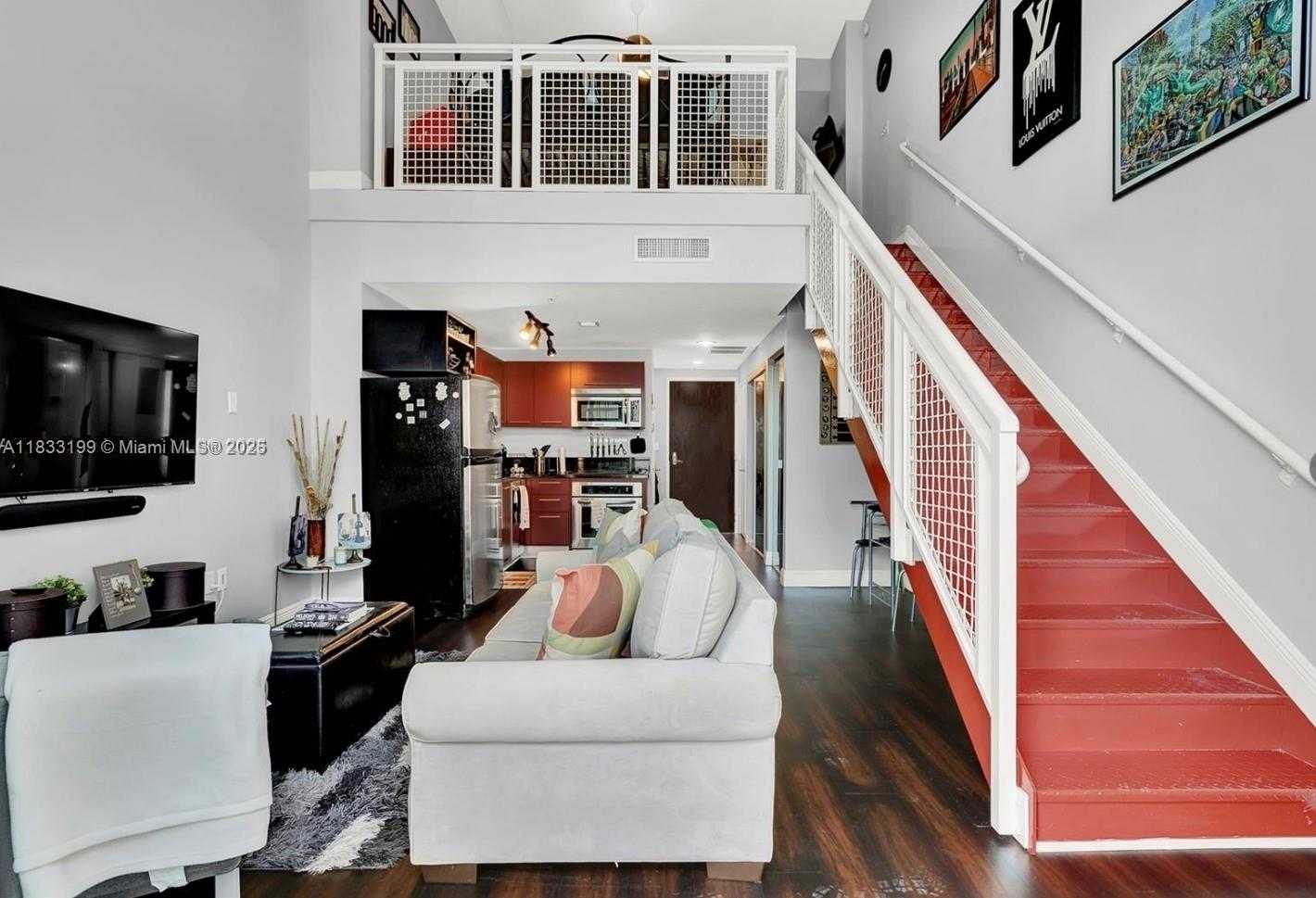 Small Image of 244 Biscayne Blvd, Miami, FL 33131, USA Number 8