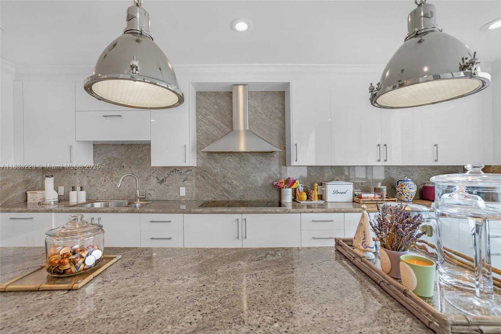 Small Image of 5959 COLLINS AVE #1404, Miami Beach Number 13