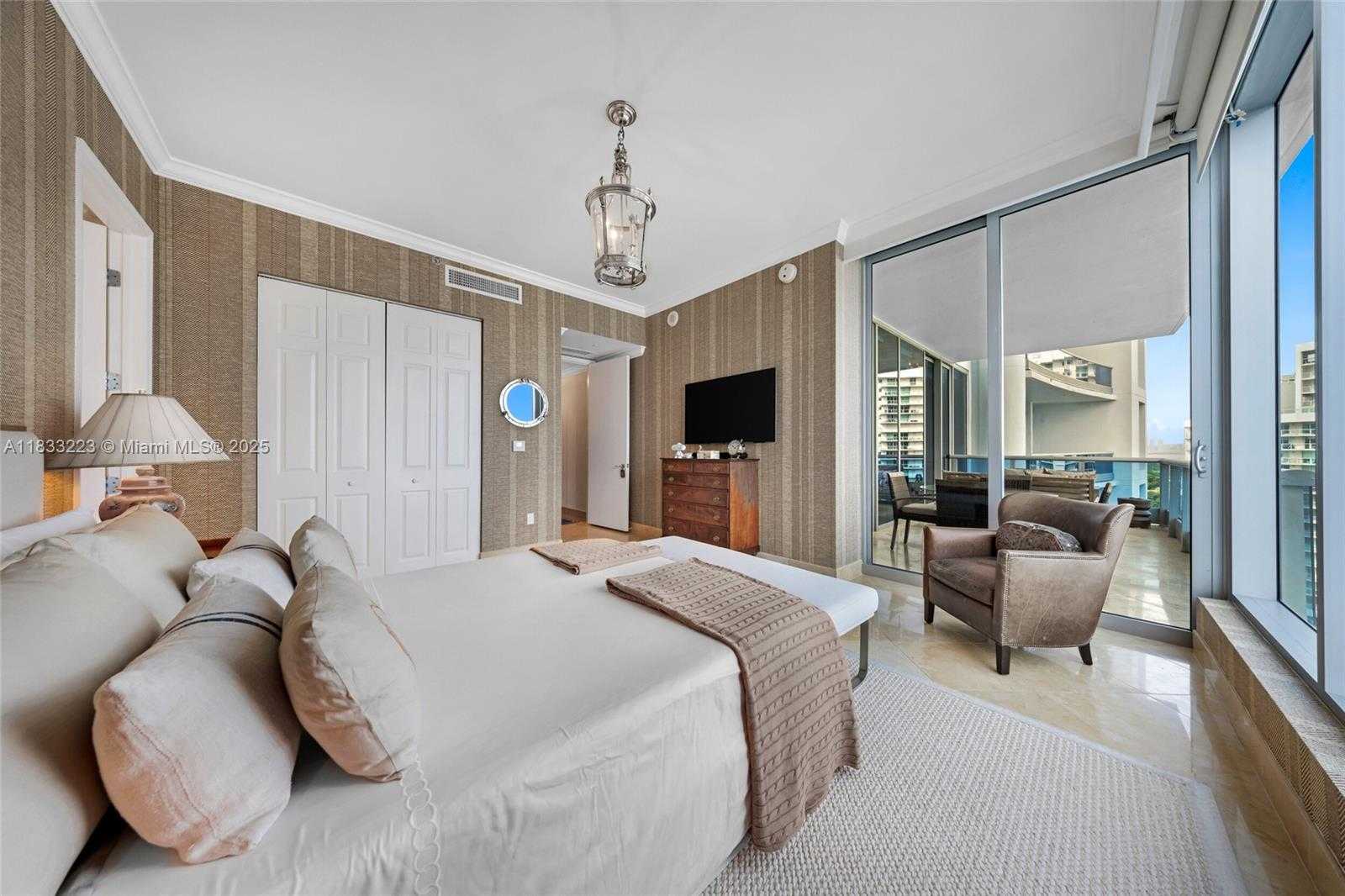 Small Image of 5959 COLLINS AVE #1404, Miami Beach Number 21