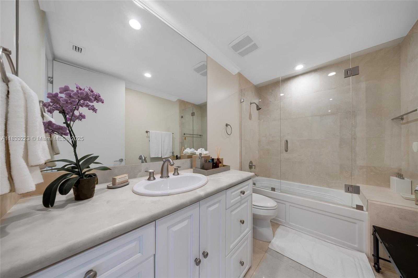 Small Image of 5959 COLLINS AVE #1404, Miami Beach Number 22