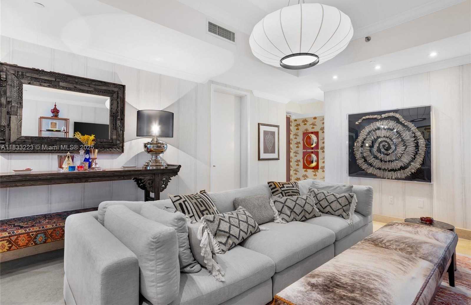 Small Image of 5959 COLLINS AVE #1404, Miami Beach Number 31