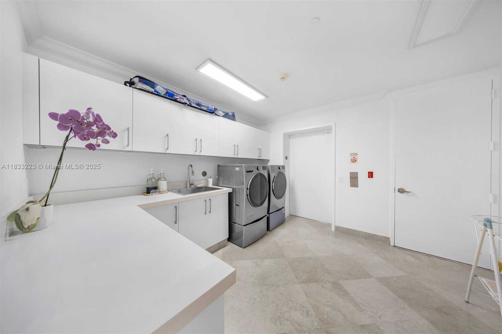 Small Image of 5959 COLLINS AVE #1404, Miami Beach Number 32