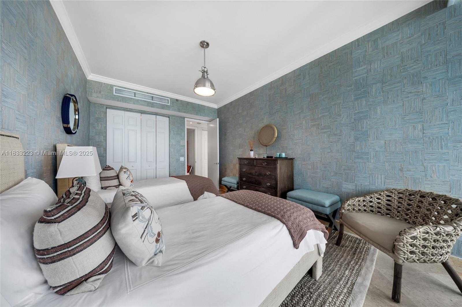 Small Image of 5959 COLLINS AVE #1404, Miami Beach Number 35