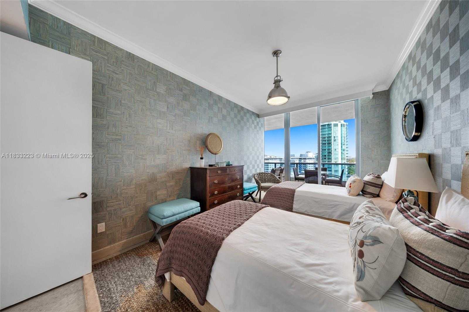 Small Image of 5959 COLLINS AVE #1404, Miami Beach Number 42