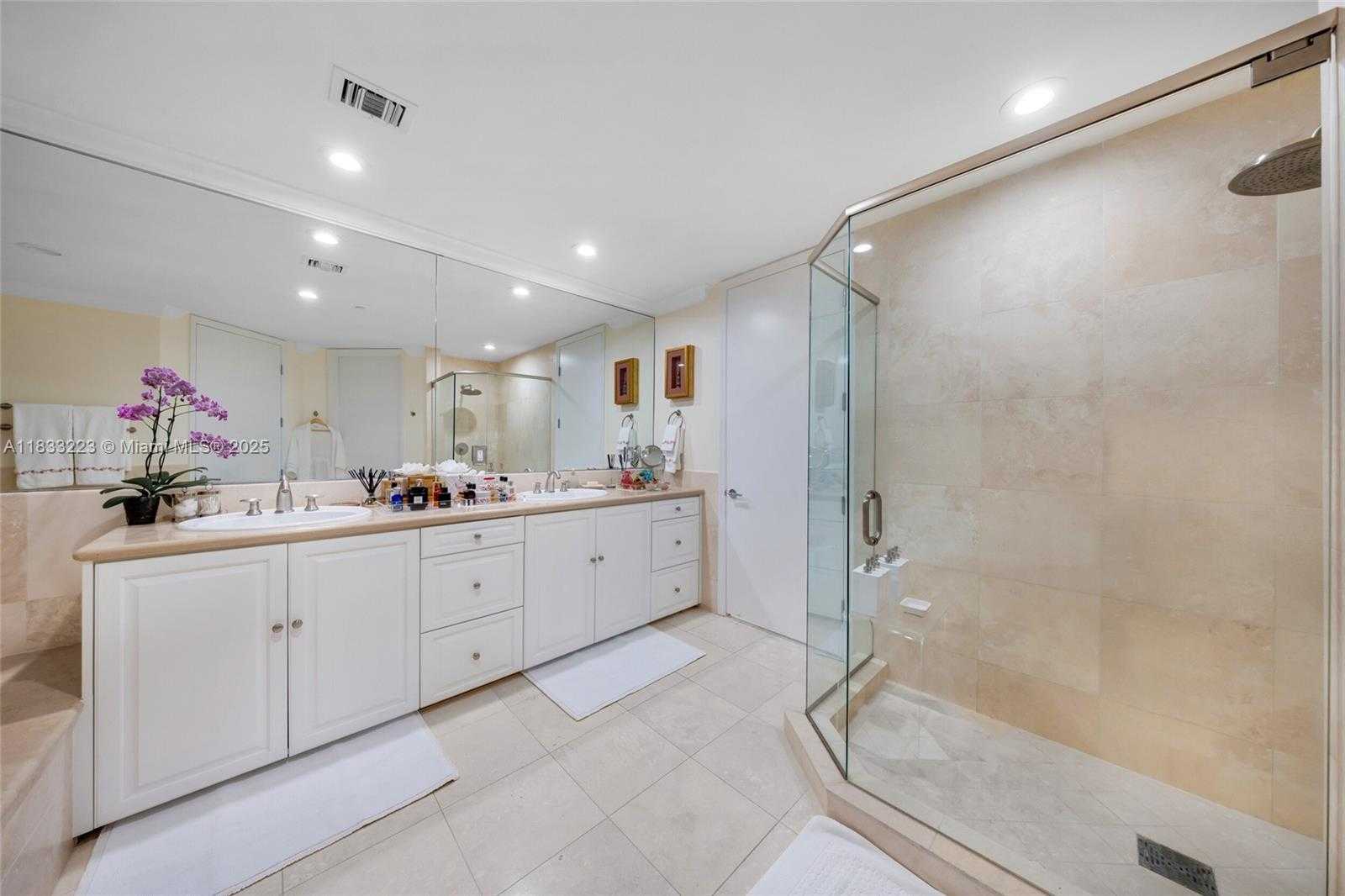 Small Image of 5959 COLLINS AVE #1404, Miami Beach Number 48
