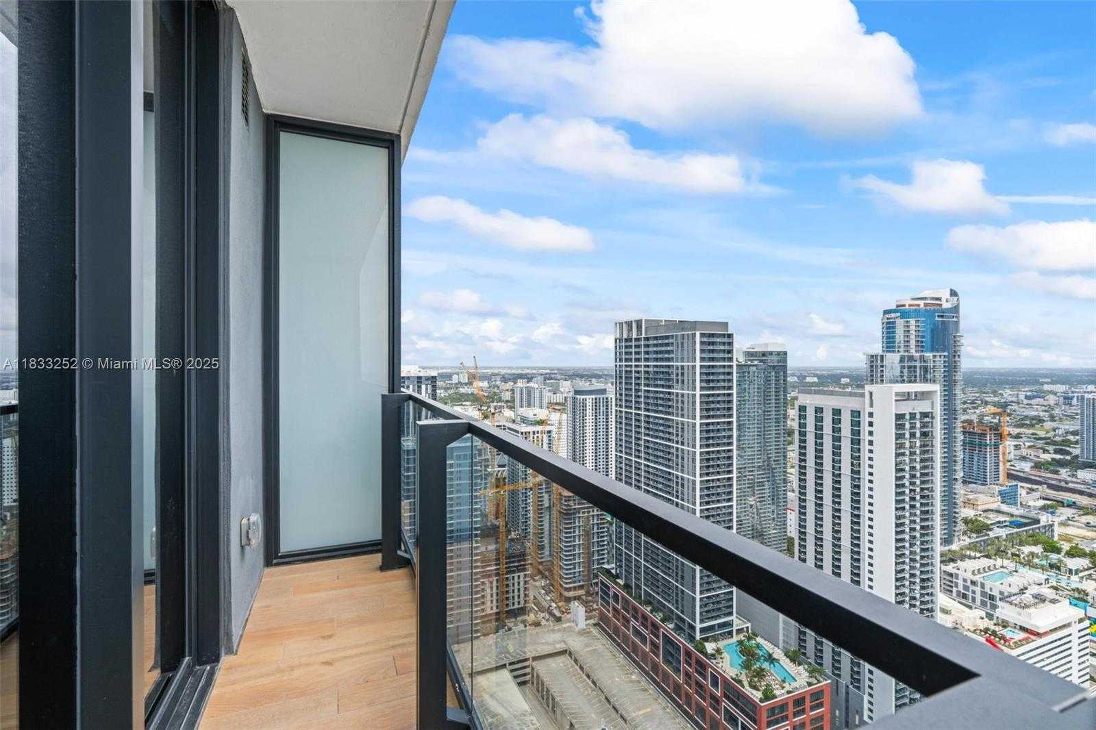 Small Image of 398 NORTH EAST 5TH ST #4502, Miami Number 15