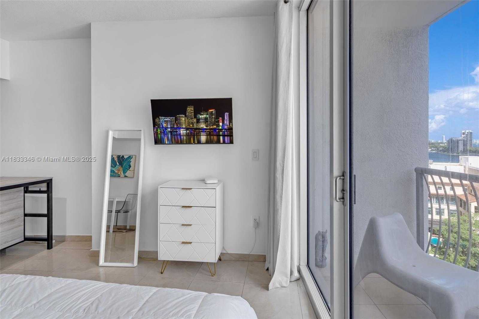 Small Image of 1750 NORTH BAYSHORE DR #1204, Miami Number 6