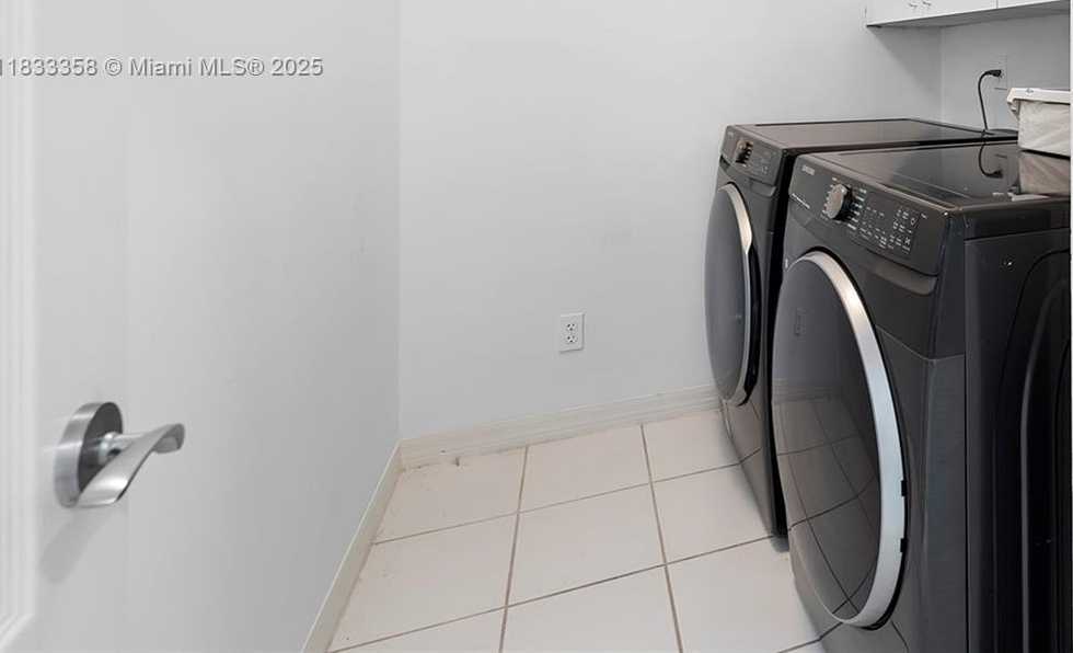 Small Image of 1415 SUNSET HARBOUR DR #204, Miami Beach Number 10