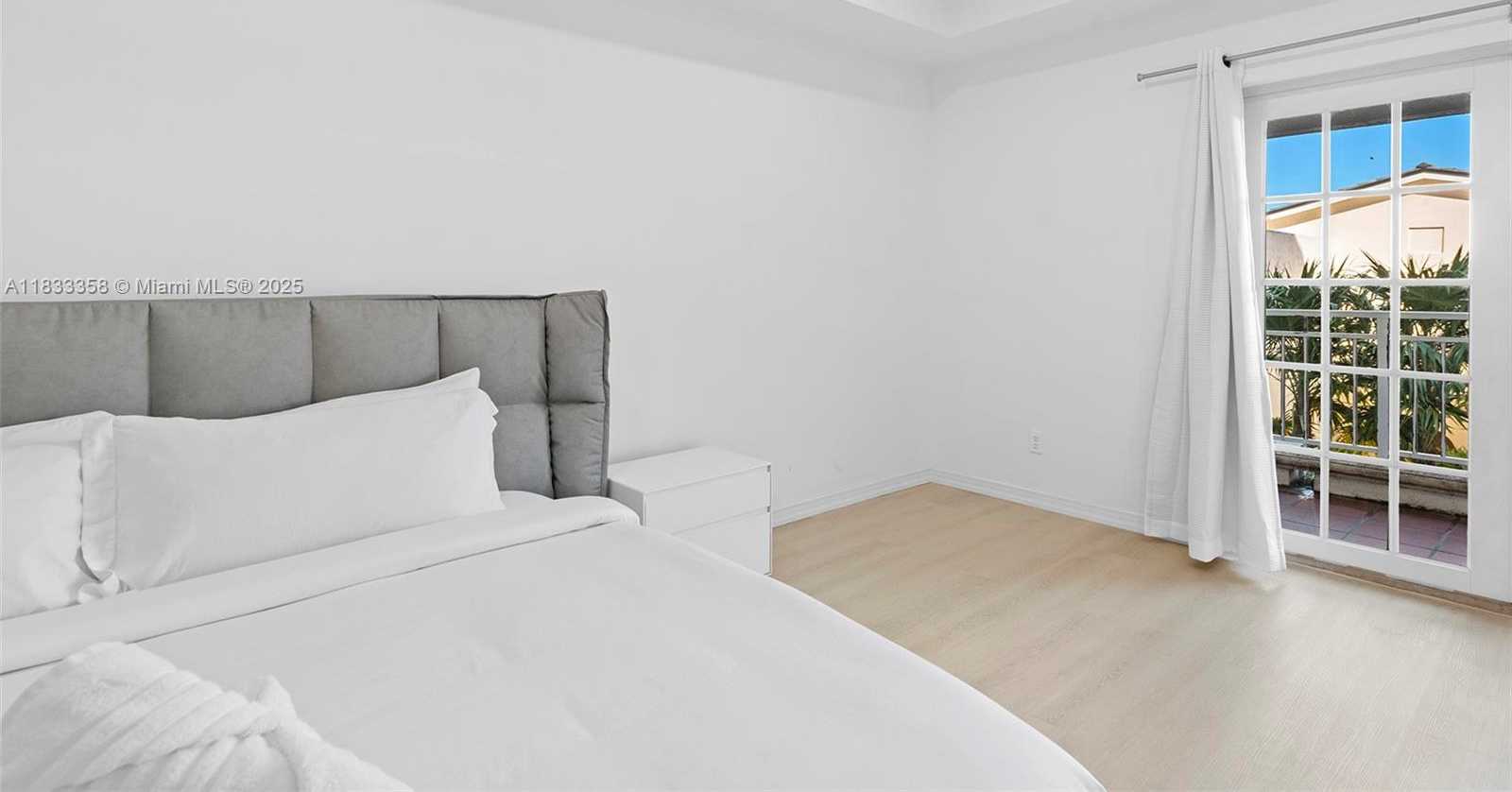 Small Image of 1415 SUNSET HARBOUR DR #204, Miami Beach Number 14