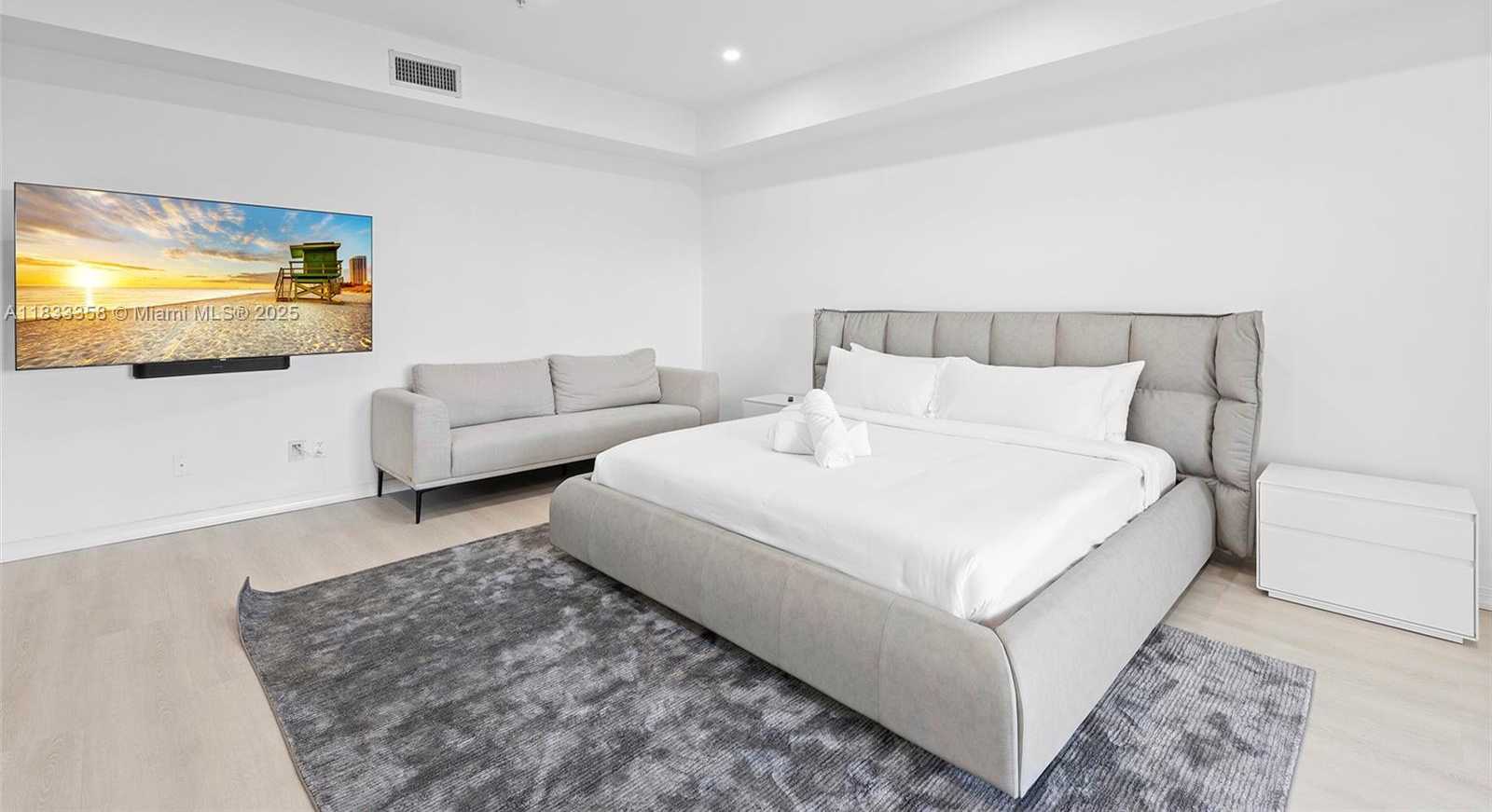 Small Image of 1415 SUNSET HARBOUR DR #204, Miami Beach Number 15