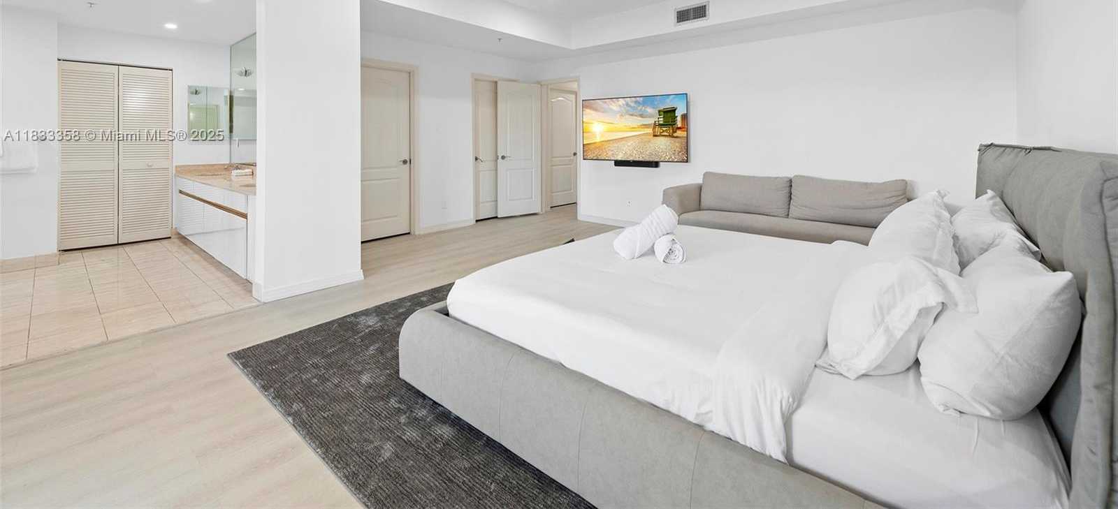 Small Image of 1415 SUNSET HARBOUR DR #204, Miami Beach Number 16
