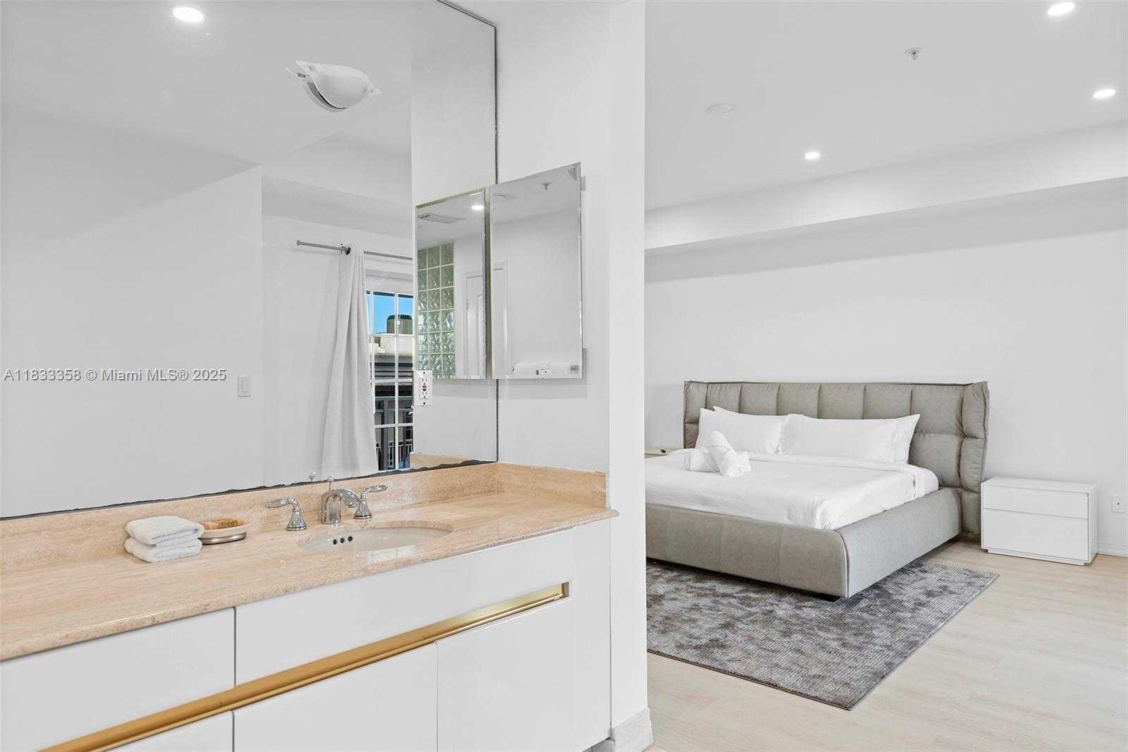 Small Image of 1415 SUNSET HARBOUR DR #204, Miami Beach Number 18
