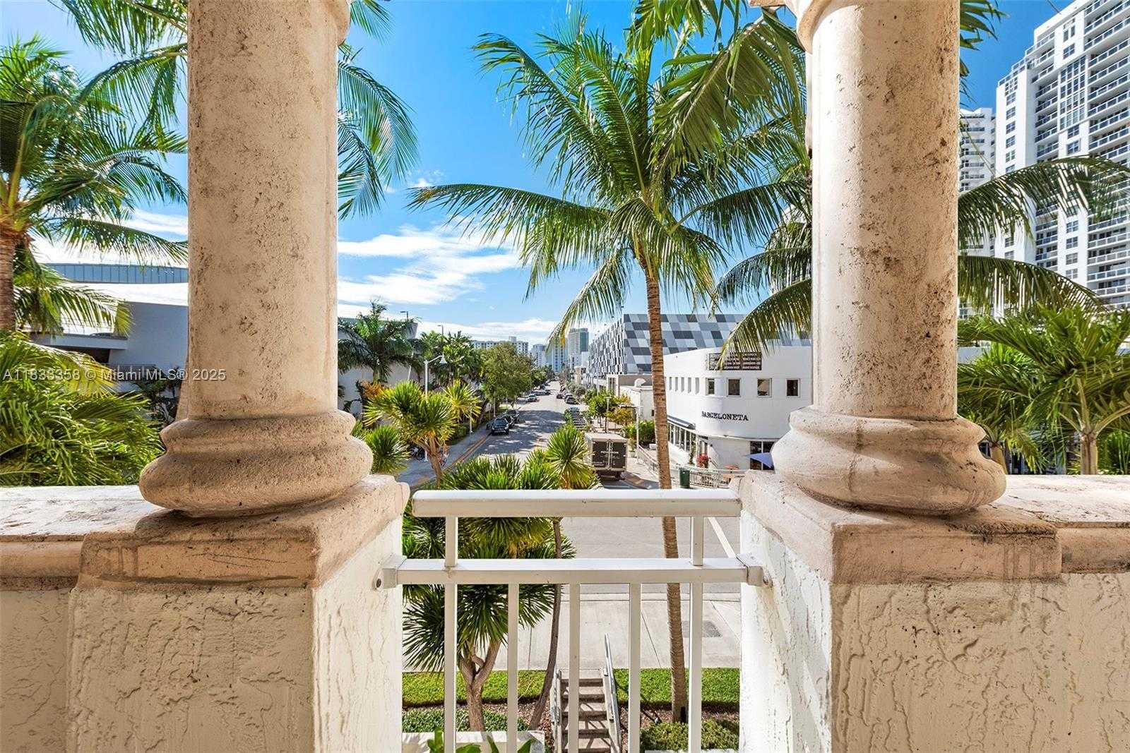 Small Image of 1415 SUNSET HARBOUR DR #204, Miami Beach Number 2