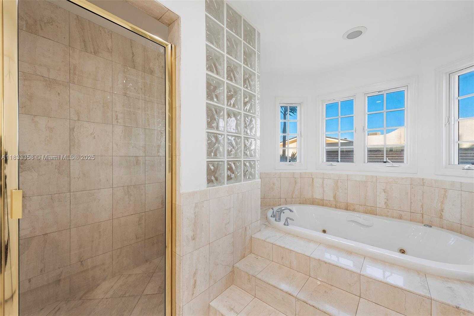 Small Image of 1415 SUNSET HARBOUR DR #204, Miami Beach Number 21