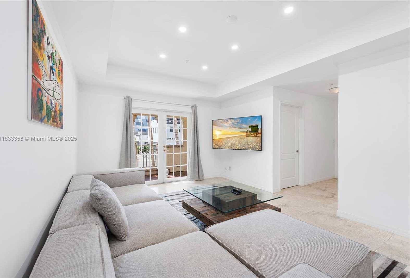 Small Image of 1415 SUNSET HARBOUR DR #204, Miami Beach Number 25