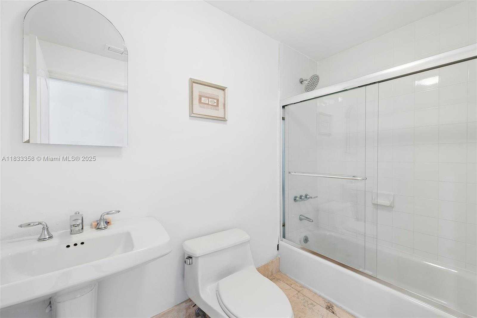 Small Image of 1415 SUNSET HARBOUR DR #204, Miami Beach Number 28