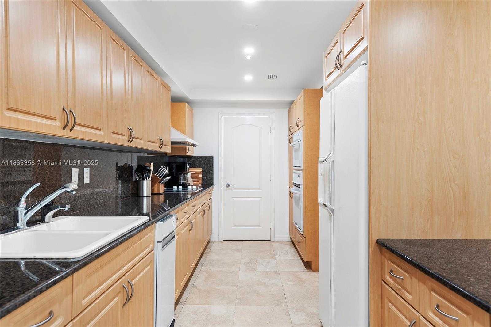 Small Image of 1415 SUNSET HARBOUR DR #204, Miami Beach Number 36