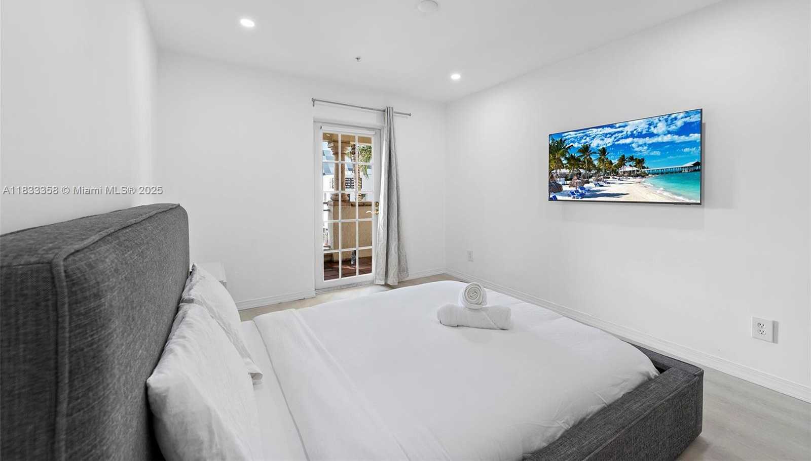 Small Image of 1415 SUNSET HARBOUR DR #204, Miami Beach Number 43