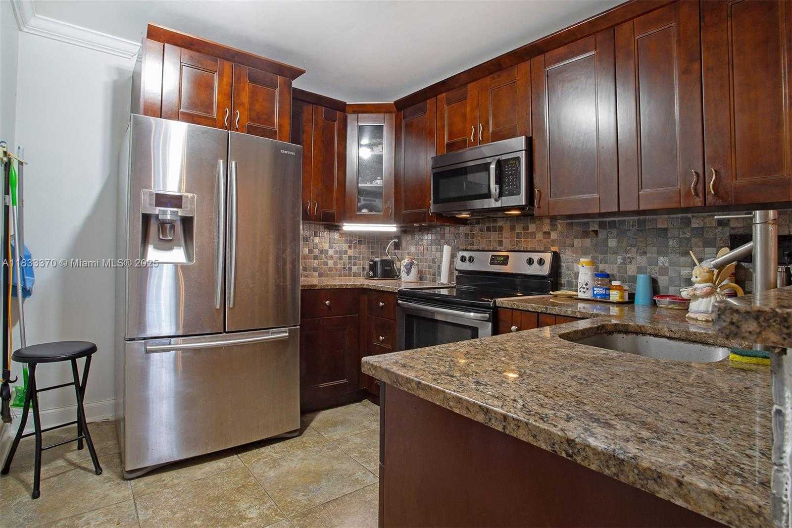 Small Image of 15411 SOUTH WEST 81ST CIR LN #34, Miami Number 13
