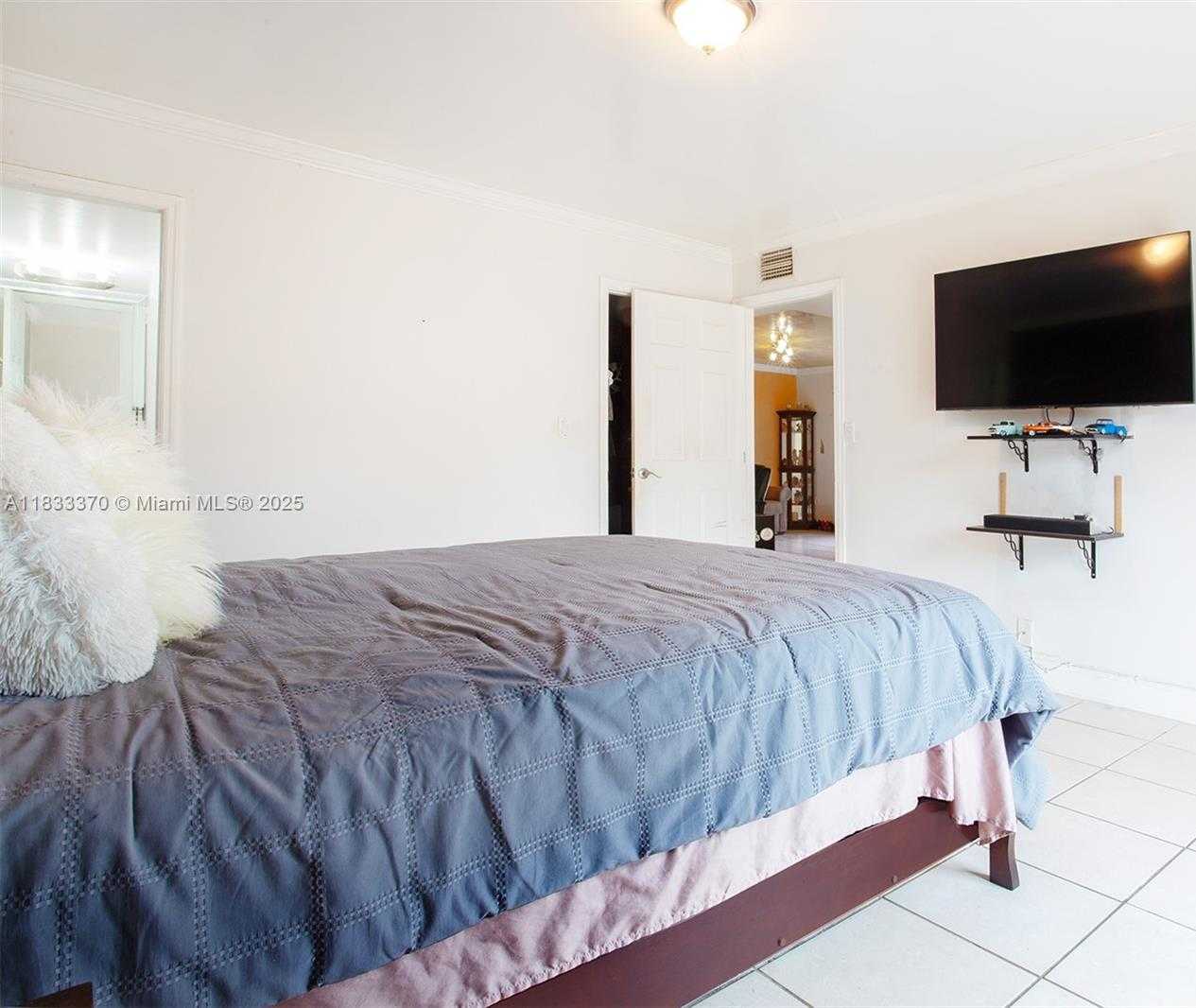 Small Image of 15411 SOUTH WEST 81ST CIR LN #34, Miami Number 19