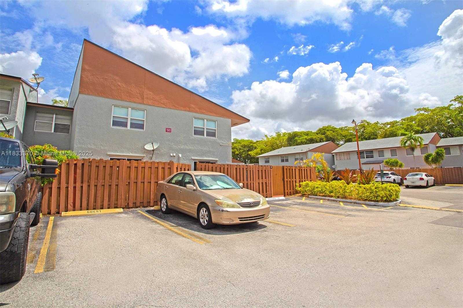 Small Image of 15411 SOUTH WEST 81ST CIR LN #34, Miami Number 2