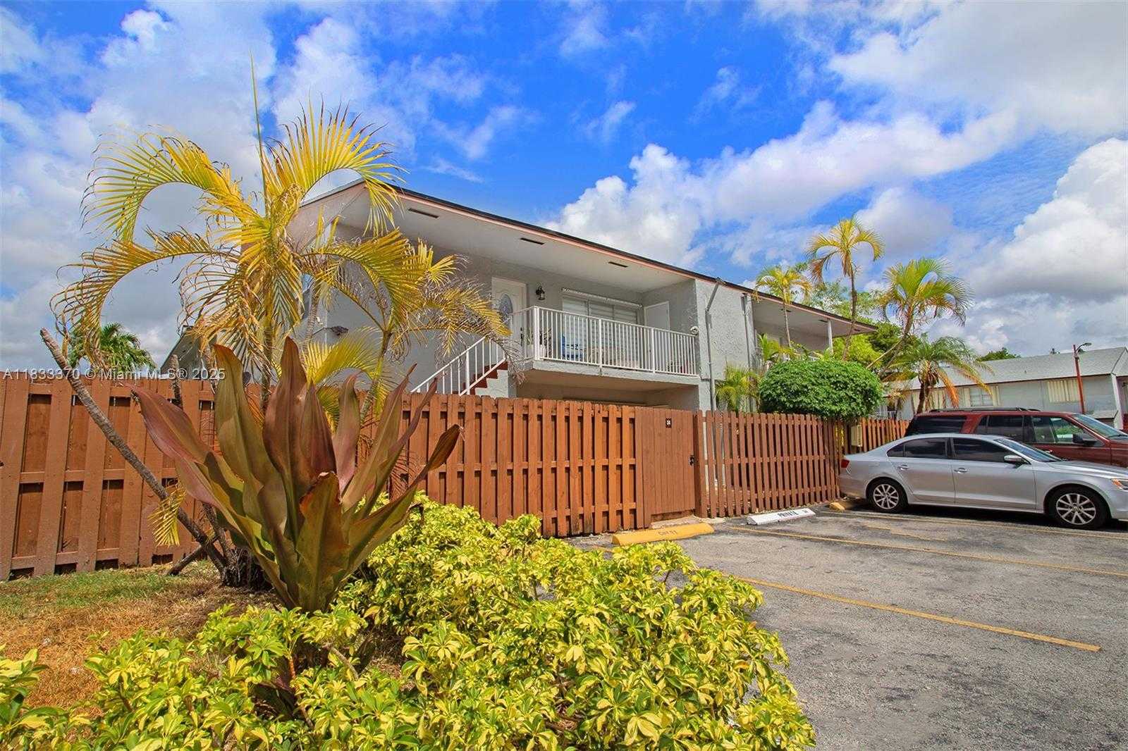 Small Image of 15411 SOUTH WEST 81ST CIR LN #34, Miami Number 3