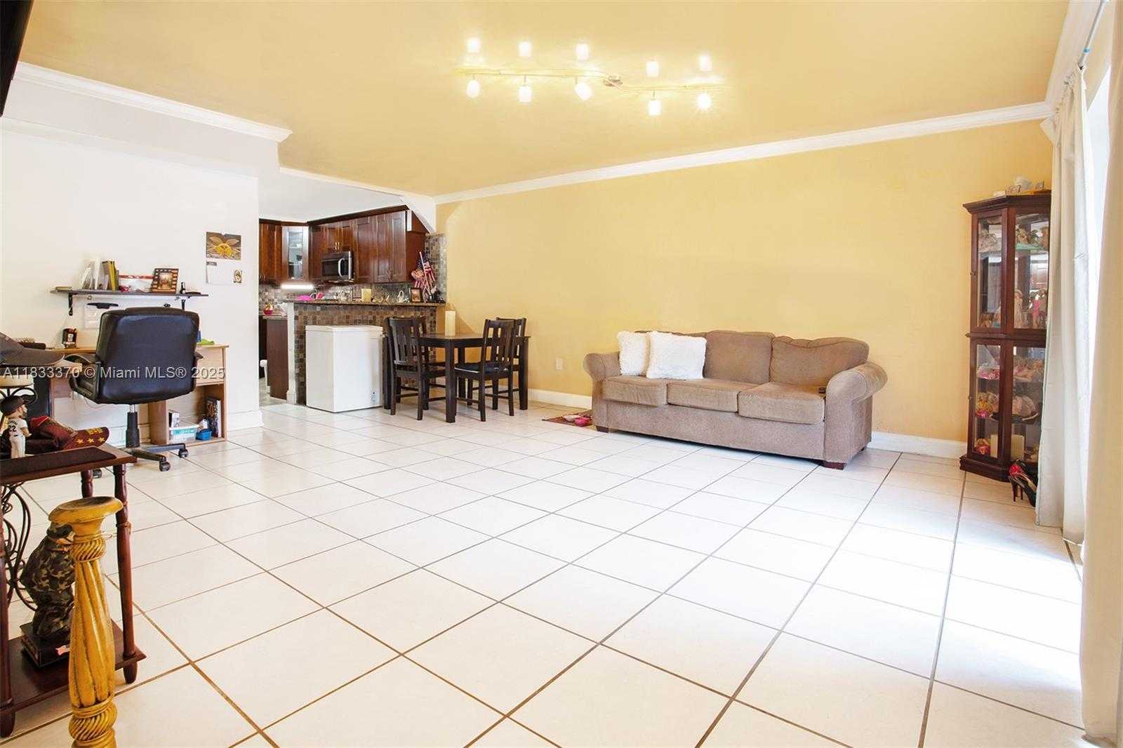 Small Image of 15411 SOUTH WEST 81ST CIR LN #34, Miami Number 8