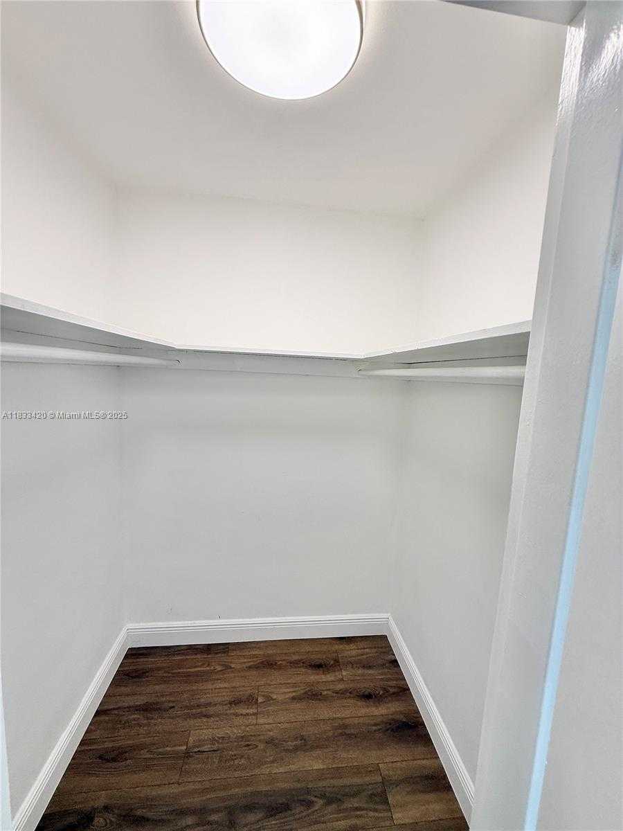 Small Image of 1000 WEST AVE #520, Miami Beach Number 17