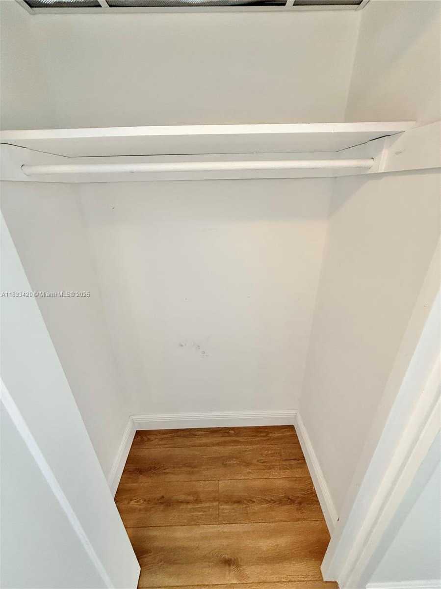 Small Image of 1000 WEST AVE #520, Miami Beach Number 18