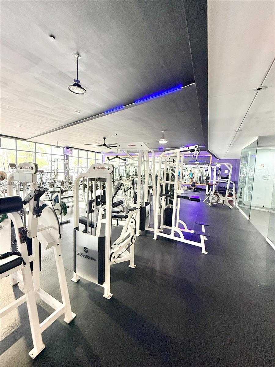 Small Image of 1000 WEST AVE #520, Miami Beach Number 23