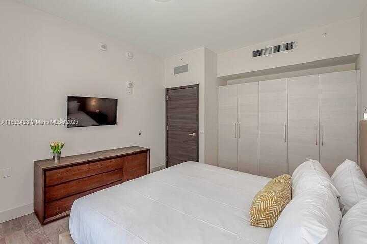 Small Image of 777 NORTH OCEAN DR #N401, Hollywood Number 15