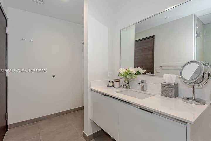Small Image of 777 NORTH OCEAN DR #N401, Hollywood Number 16