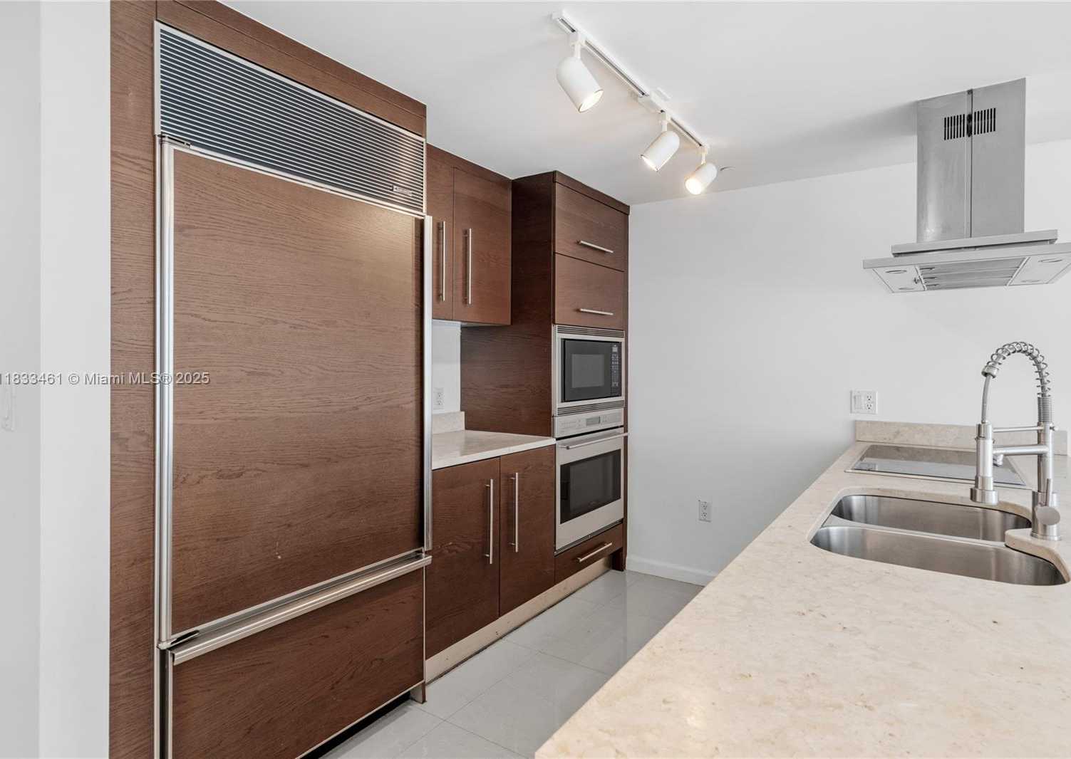 Small Image of 495 BRICKELL AVE #2607, Miami Number 10