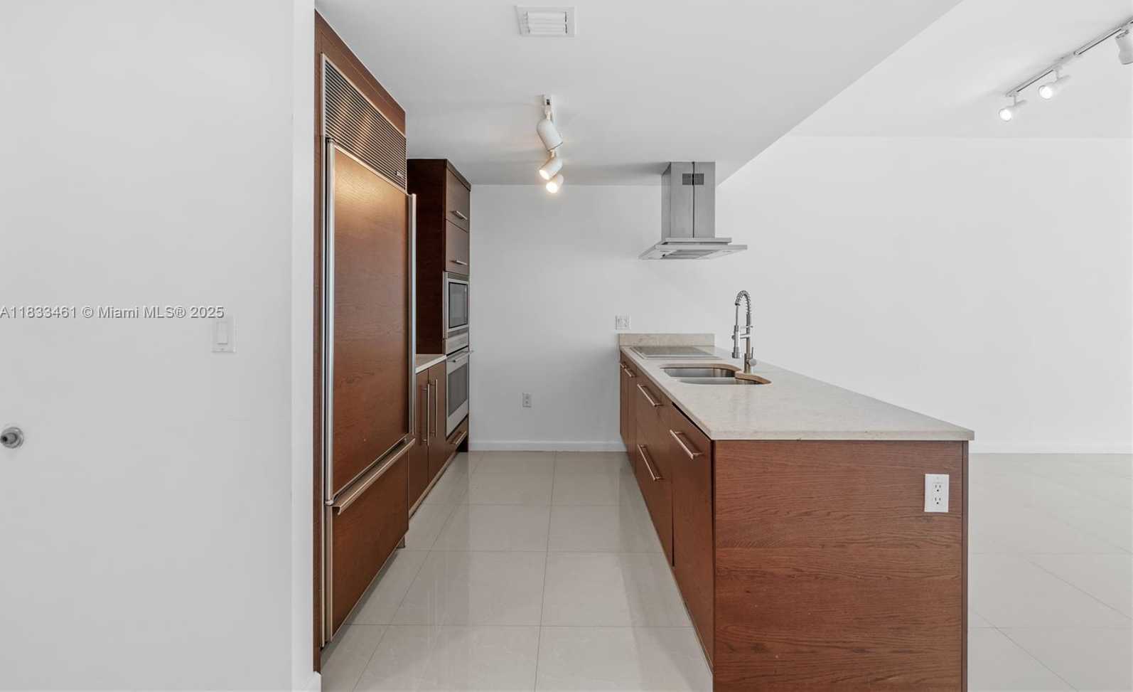 Small Image of 495 BRICKELL AVE #2607, Miami Number 12