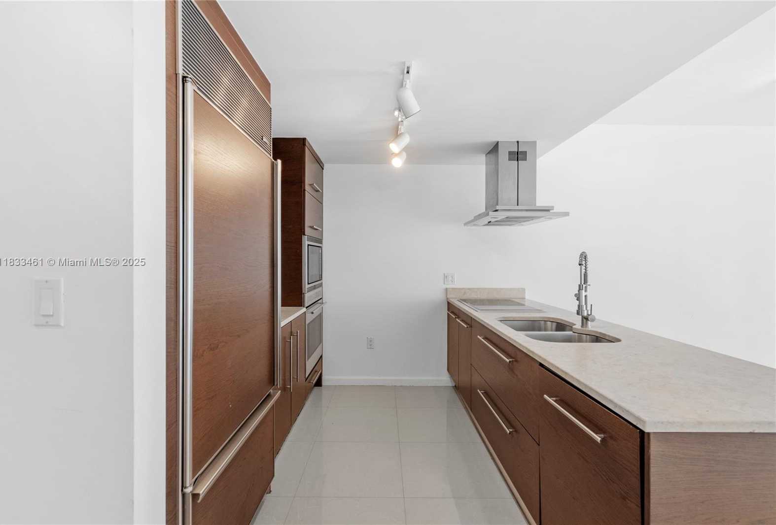 Small Image of 495 BRICKELL AVE #2607, Miami Number 17