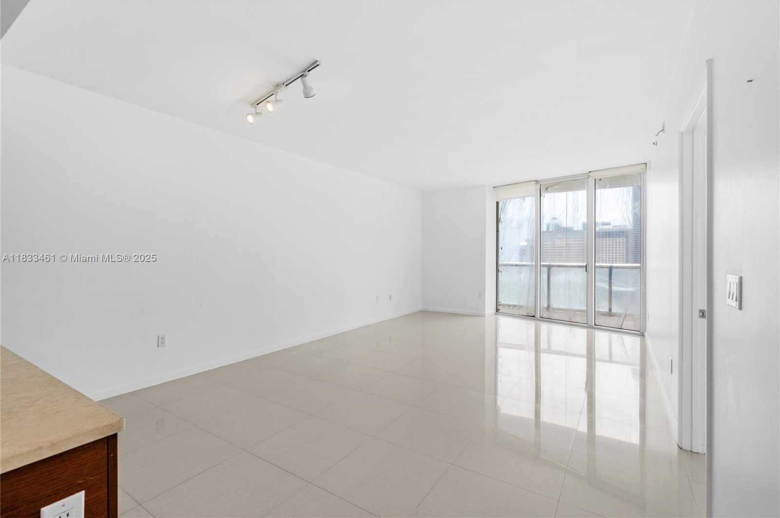 Small Image of 495 BRICKELL AVE #2607, Miami Number 19
