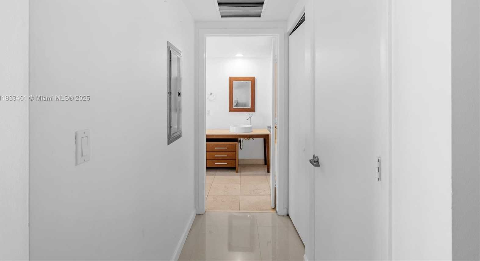 Small Image of 495 BRICKELL AVE #2607, Miami Number 20