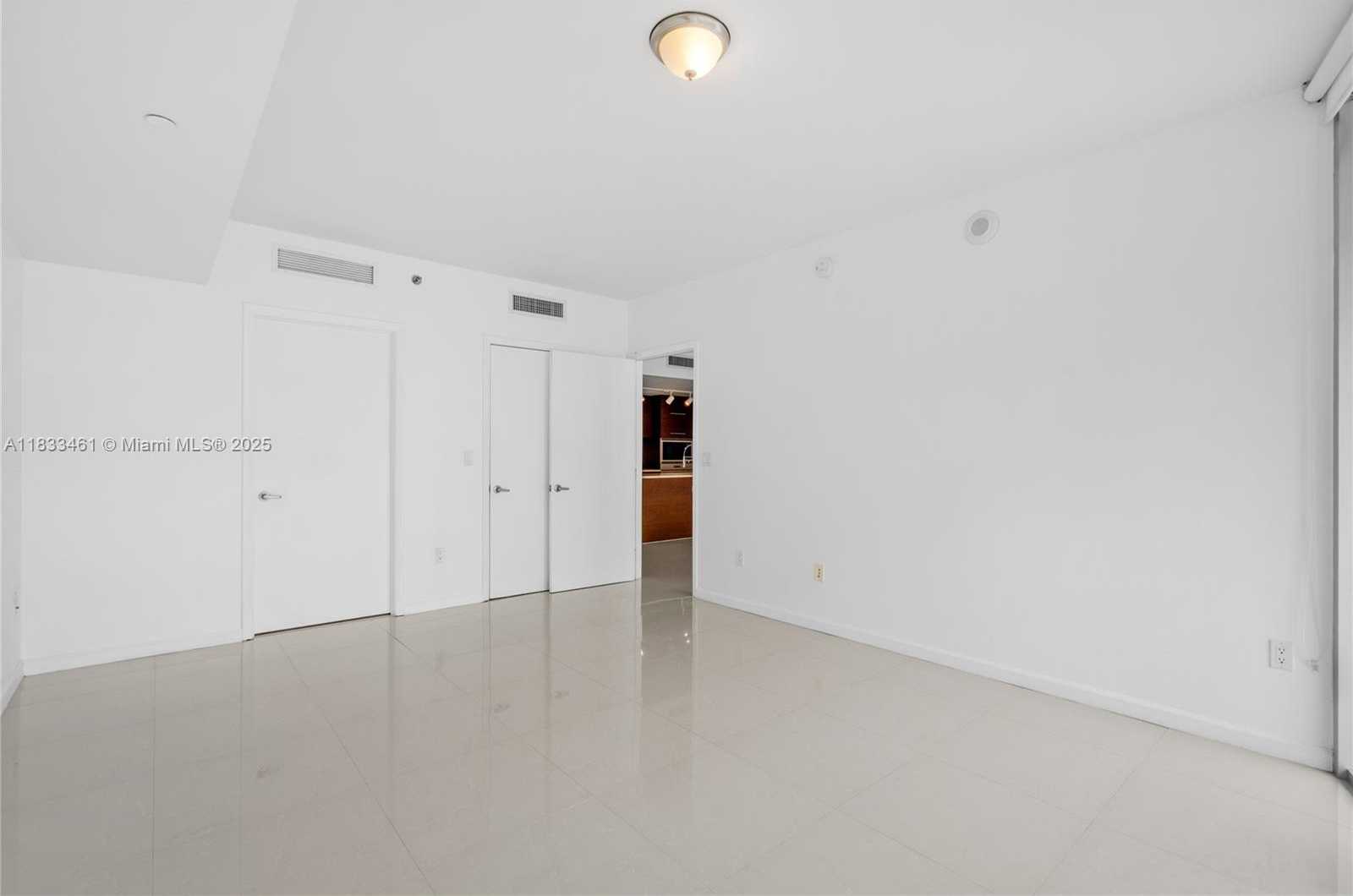 Small Image of 495 BRICKELL AVE #2607, Miami Number 21