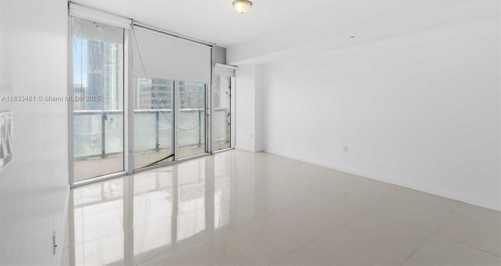 Small Image of 495 BRICKELL AVE #2607, Miami Number 22