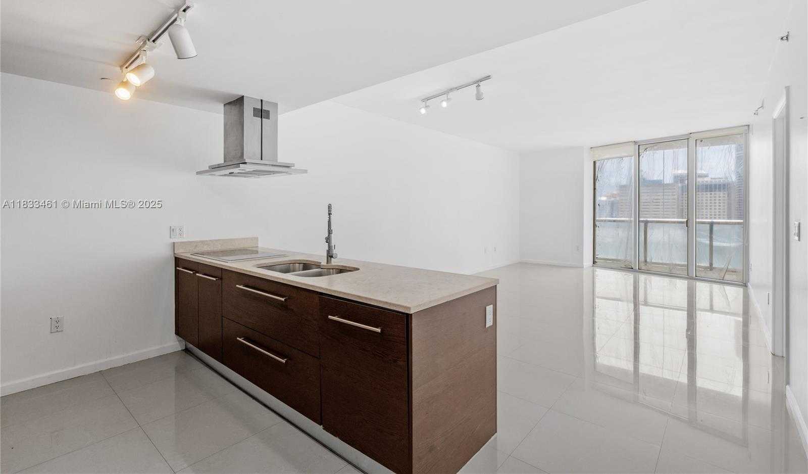 Small Image of 495 BRICKELL AVE #2607, Miami Number 5