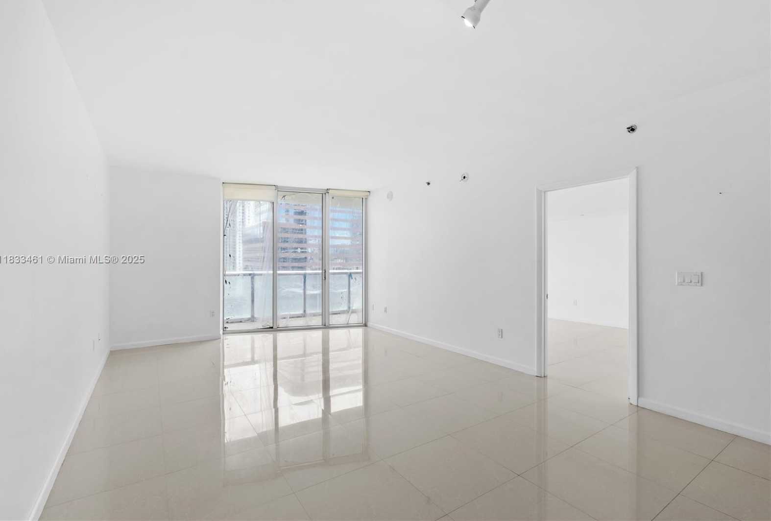 Small Image of 495 BRICKELL AVE #2607, Miami Number 8
