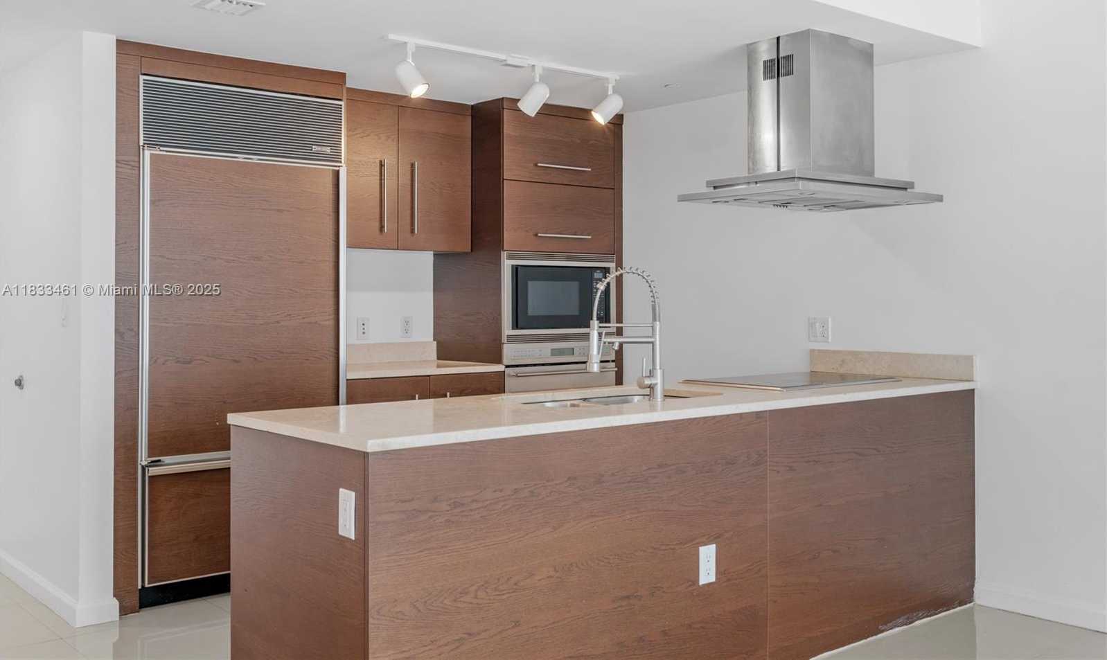 Small Image of 495 BRICKELL AVE #2607, Miami Number 9