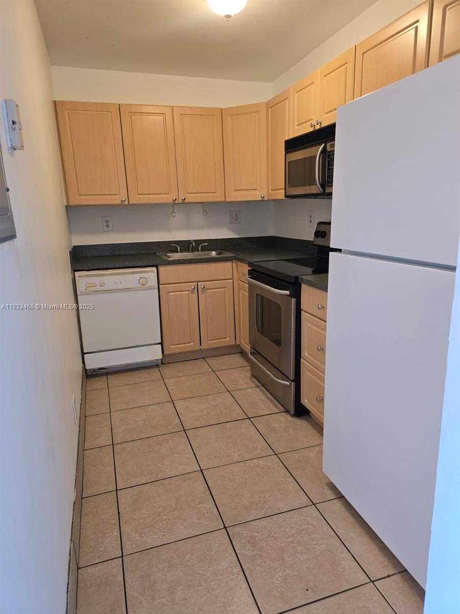 Small Image of 405 SOUTH PINE ISLAND RD #401D, Plantation Number 10