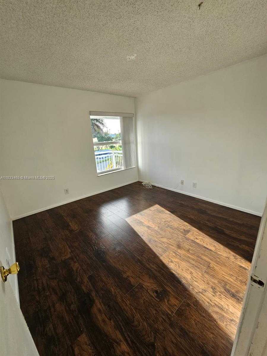 Small Image of 405 SOUTH PINE ISLAND RD #401D, Plantation Number 12