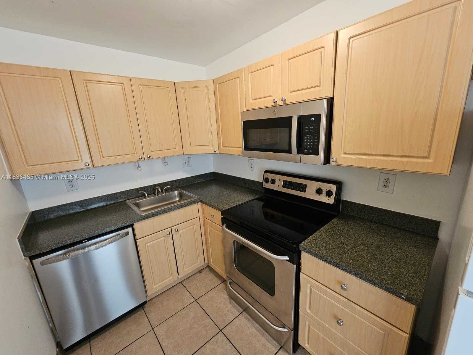 Small Image of 405 SOUTH PINE ISLAND RD #401D, Plantation Number 15