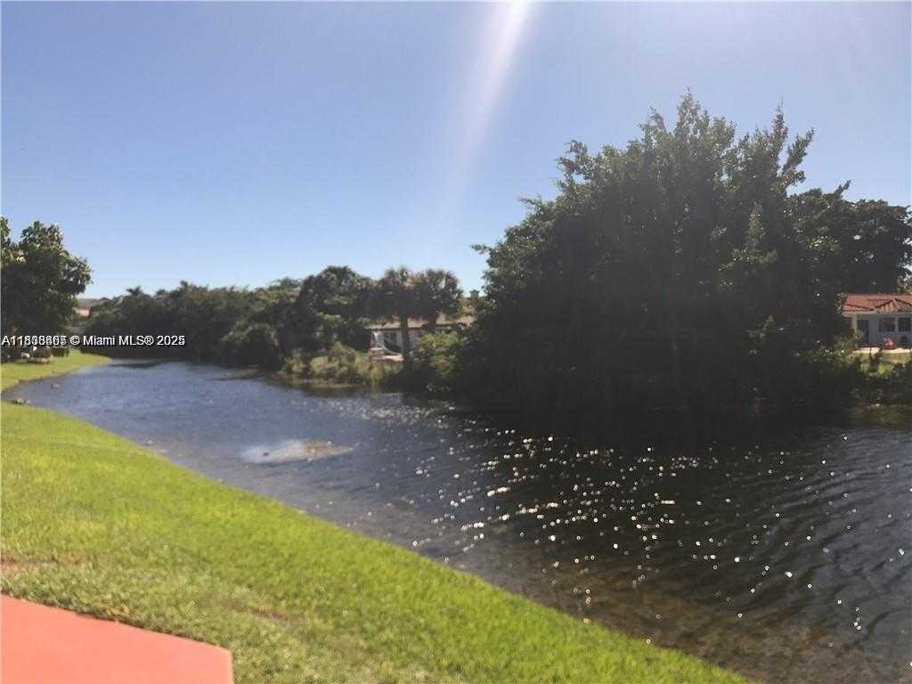 Small Image of 405 SOUTH PINE ISLAND RD #401D, Plantation Number 19